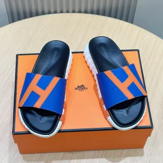 Hermès Oran صنادل جلدية زرقاء وبرتقالية