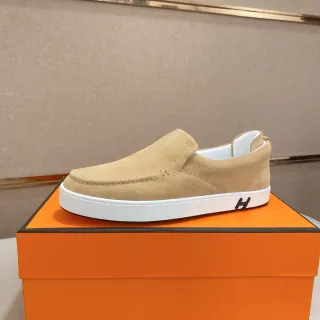 Hermès Oran Loafer حذاء لورف بيج من السويد مع سول أبيض