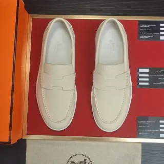 Hermès Oran Loafer दूधिया छिद्र चमड़ा H-Strap Loafers