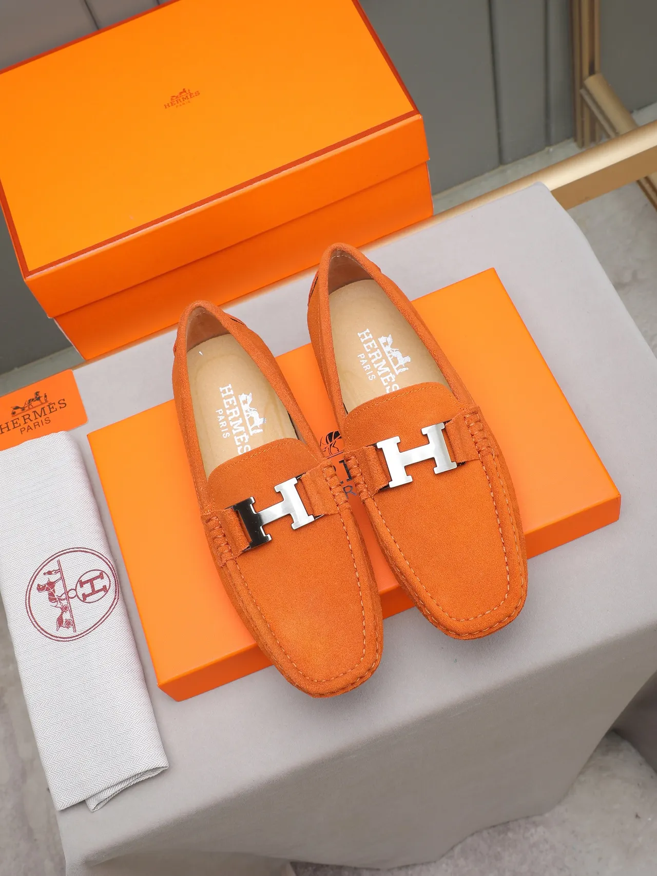 Hermès Oran Loafer برتقالي شيروي H-Buckle Loafer 2