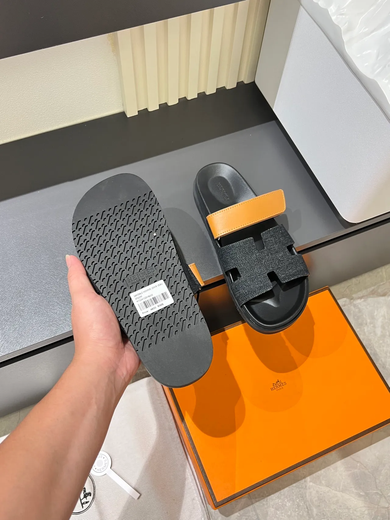 Hermès Oran 黑色蓝色 H-切角带构造拖鞋 2