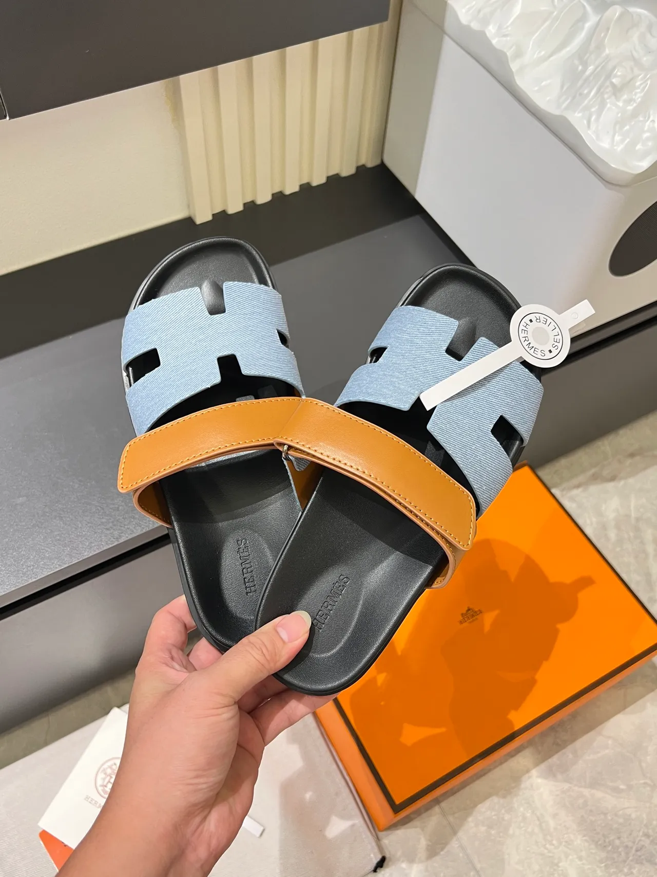Hermès Oran 黑色蓝色 H-切角带构造拖鞋 8