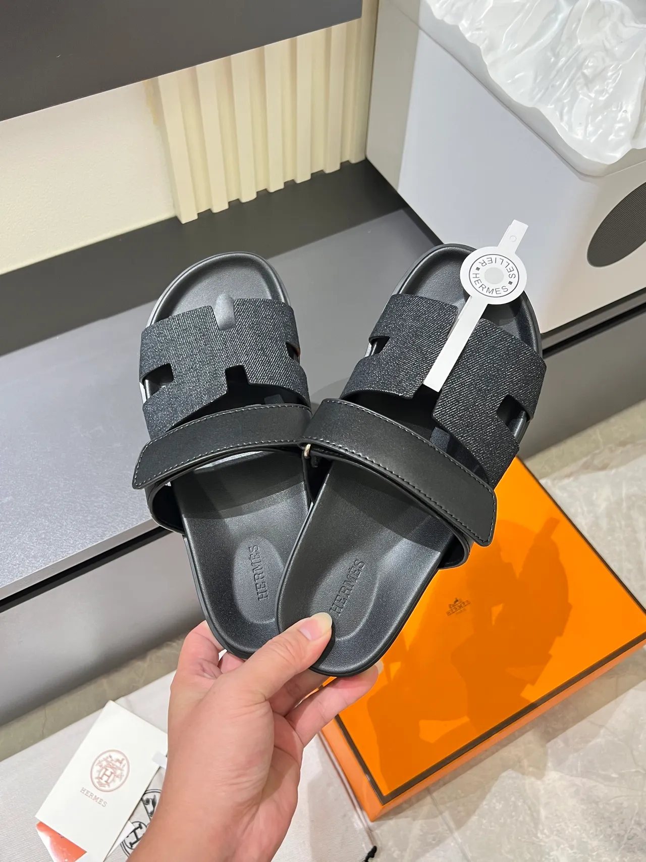 Hermès Oran 黑色蓝色 H-切角带构造拖鞋 12