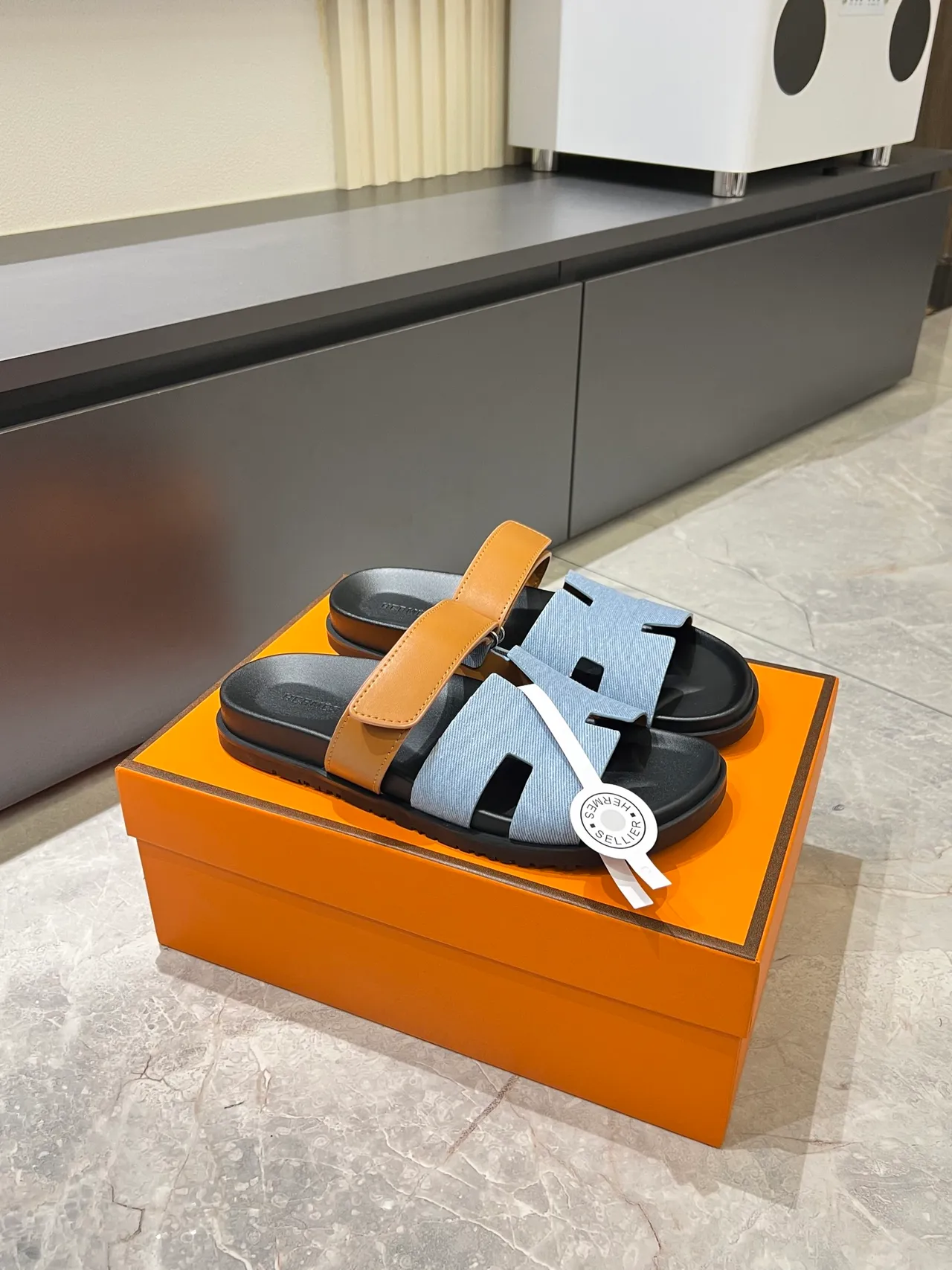 Hermès Oran 黑色蓝色 H-切角带构造拖鞋 13