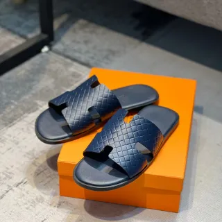 Hermès Oran Slide Navy 绗缝皮革拖鞋