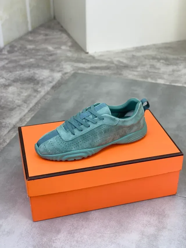 Hermès 湖水绿 穿孔麂皮 生活休闲鞋 4
