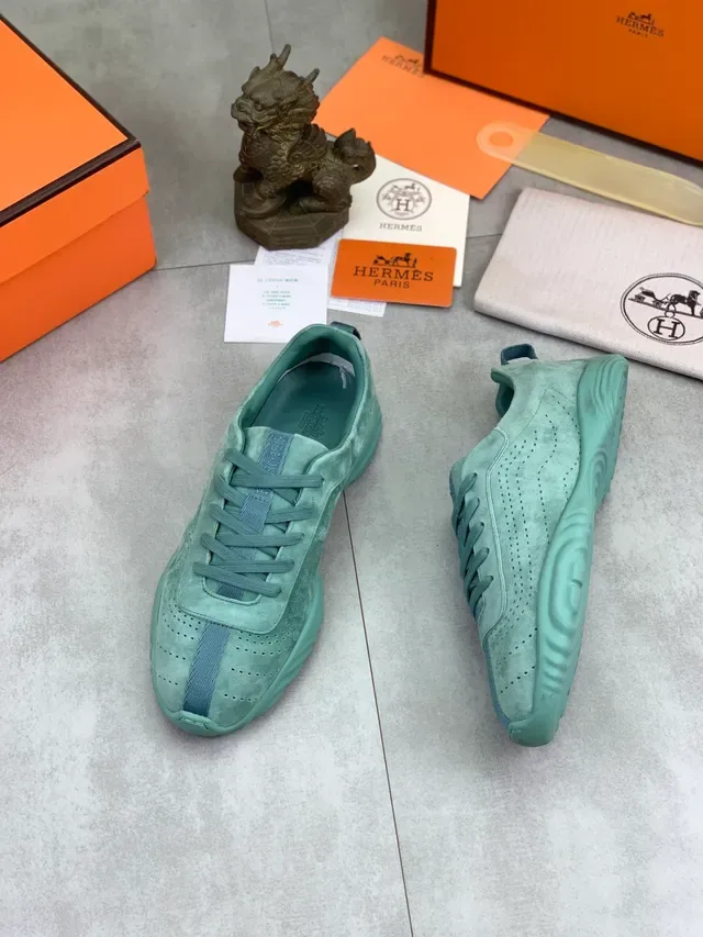 Hermès 湖水绿 穿孔麂皮 生活休闲鞋 5