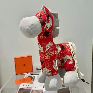 Hermès लाल भूरा सिलाई कोई मछली मोटिफ सिल्क जैसा कपड़ा हैंडबैग