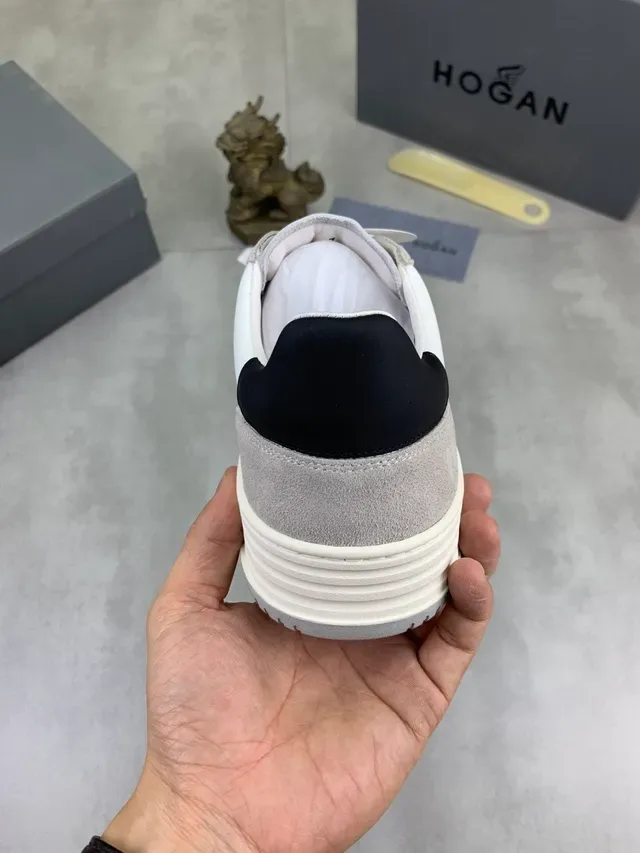 Hogan Sneakers Blancas y Grises Low-Top de Ante y Cuero Paneladas Lifestyle 3