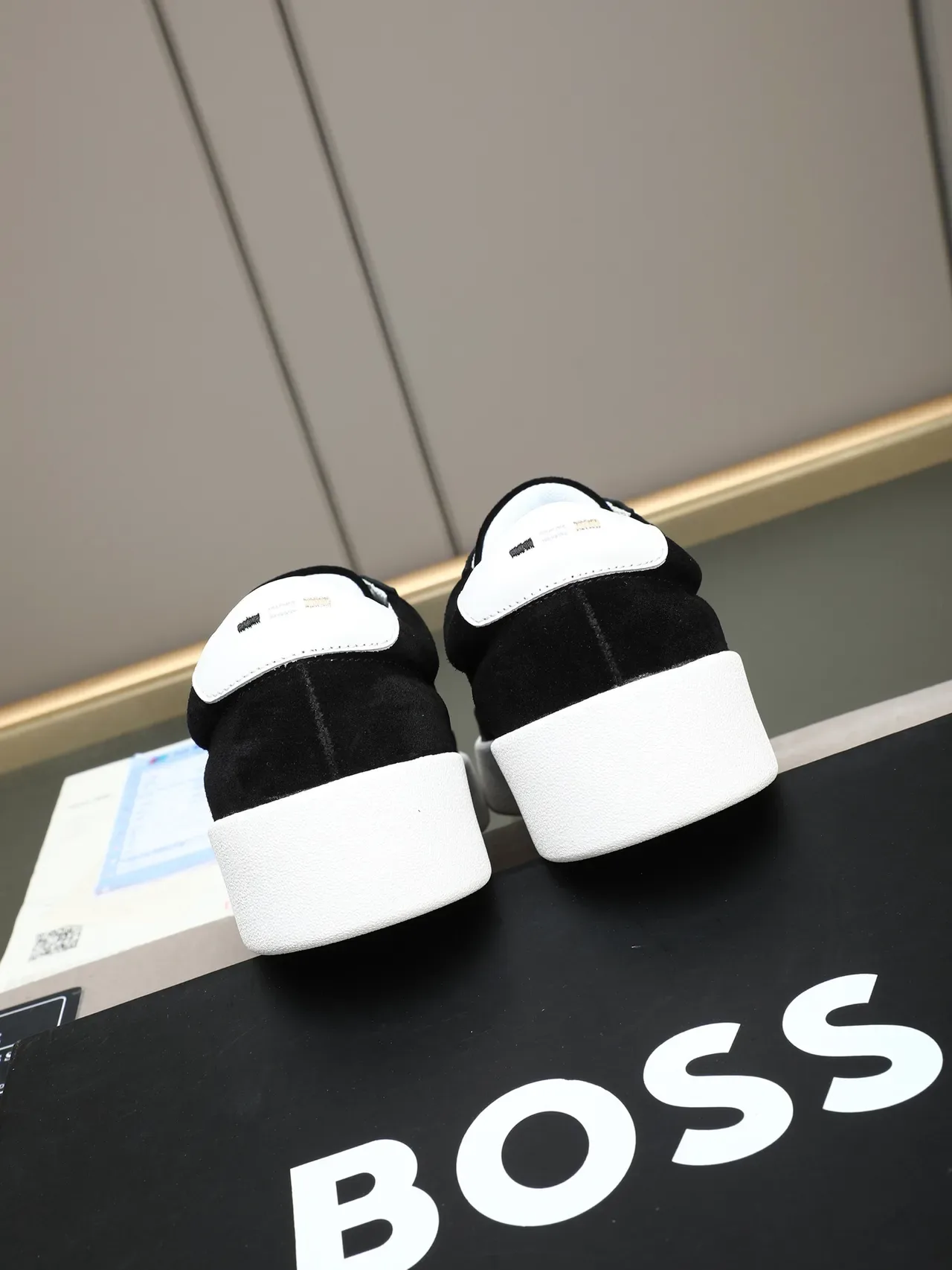 Hugo Boss 黑色麂皮和皮革平台生活方式运动鞋 3