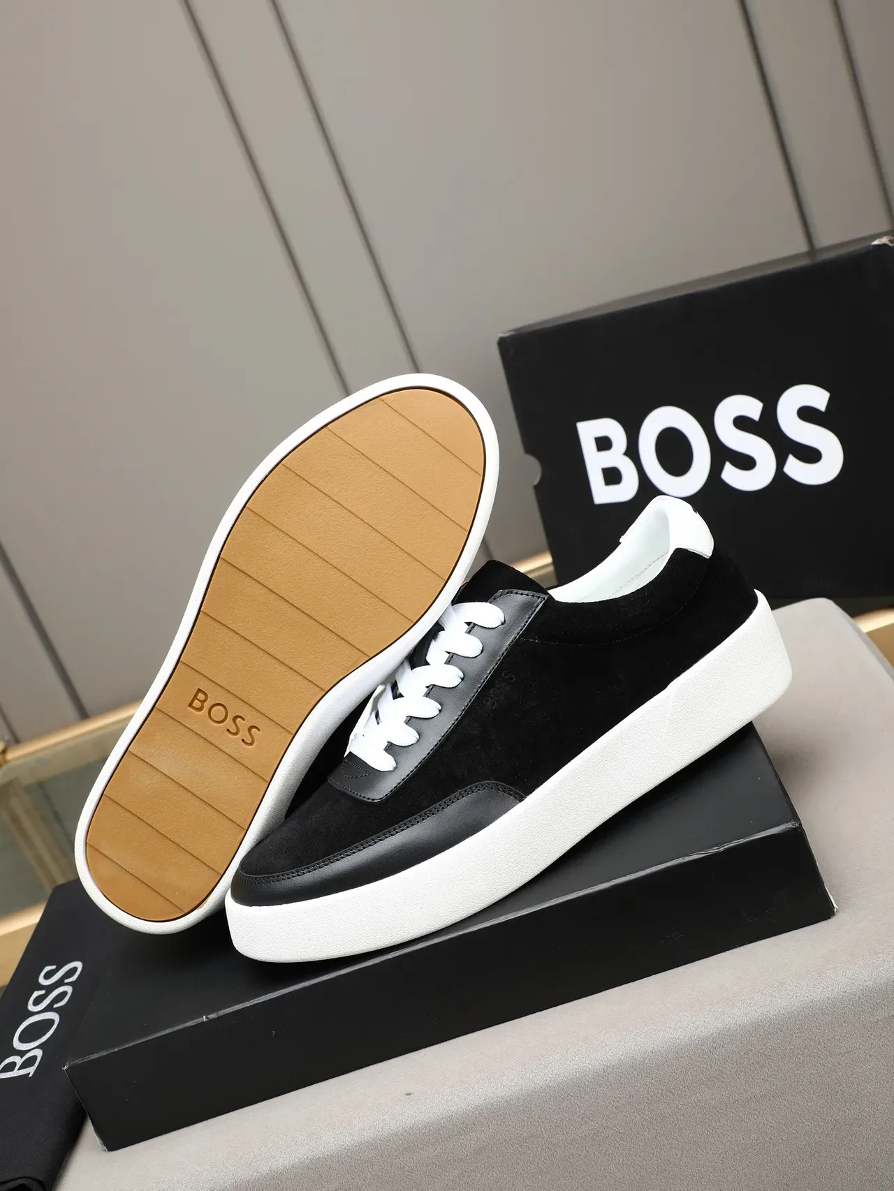 Hugo Boss 黑色麂皮和皮革平台生活方式运动鞋 4