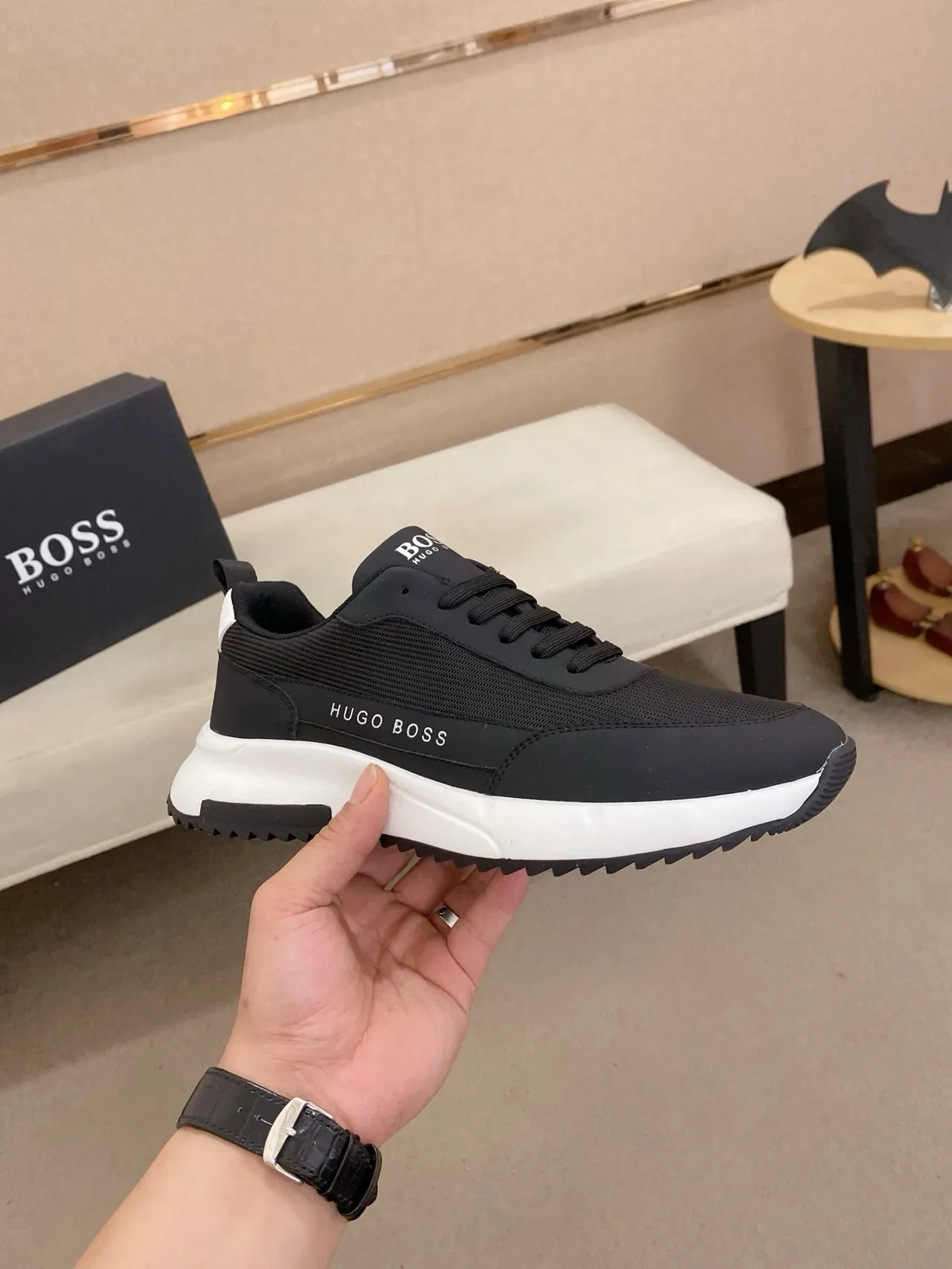 Hugo Boss أسود أبيض شبكة-صناعي علوي تباين وسيط لايف ستايل سنيكرز 4