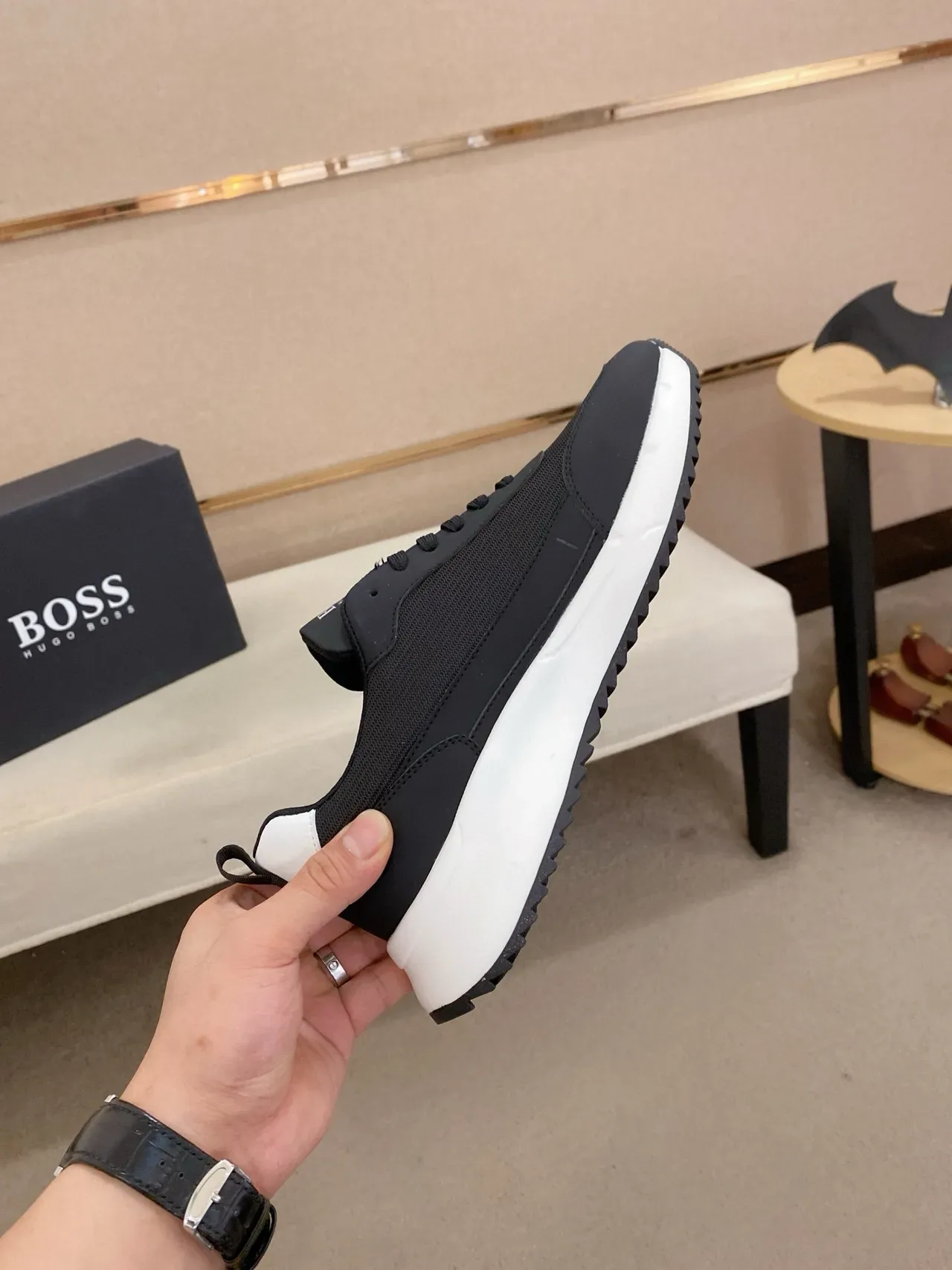 Hugo Boss أسود أبيض شبكة-صناعي علوي تباين وسيط لايف ستايل سنيكرز 5