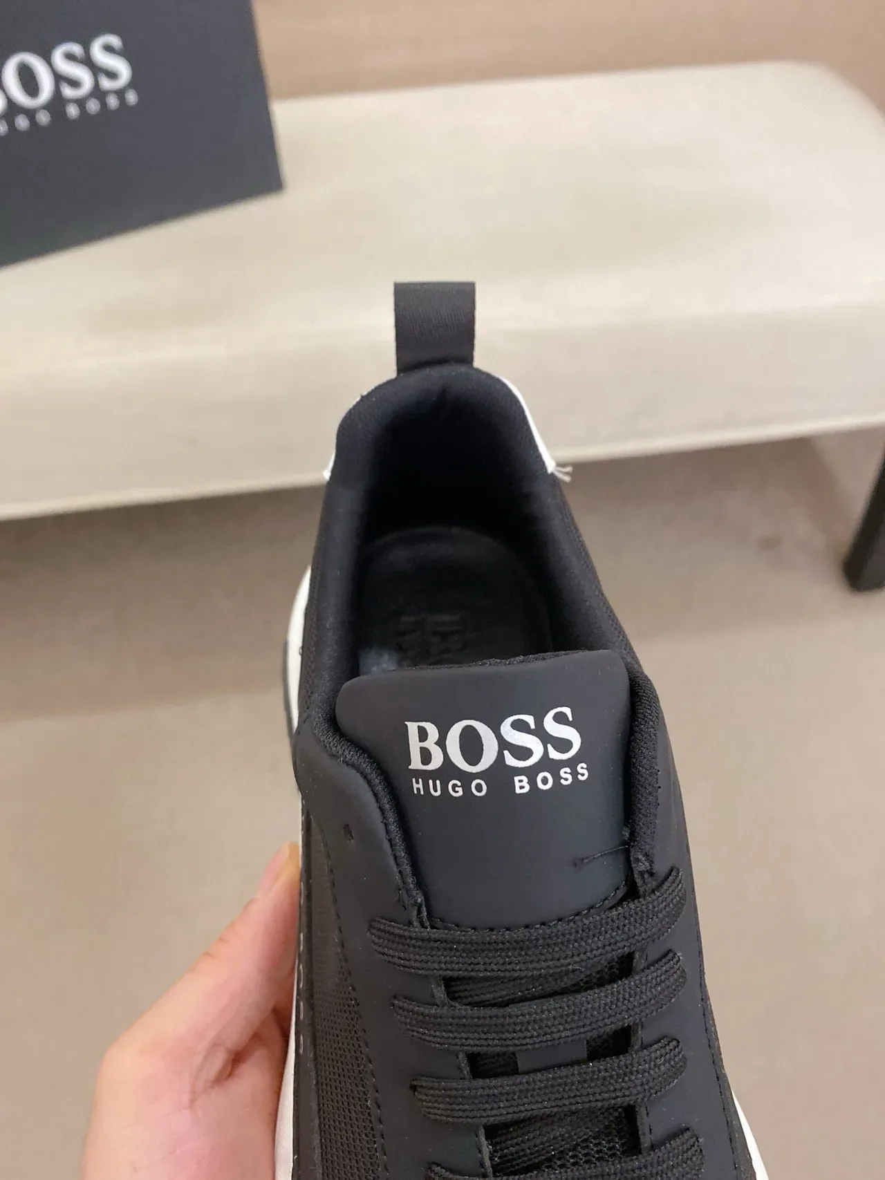 Hugo Boss أسود أبيض شبكة-صناعي علوي تباين وسيط لايف ستايل سنيكرز 6
