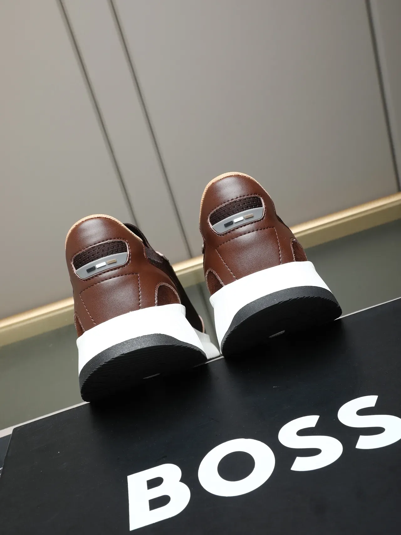 Hugo Boss Sneakers Lifestyle Marron en Maille et Cuir 3