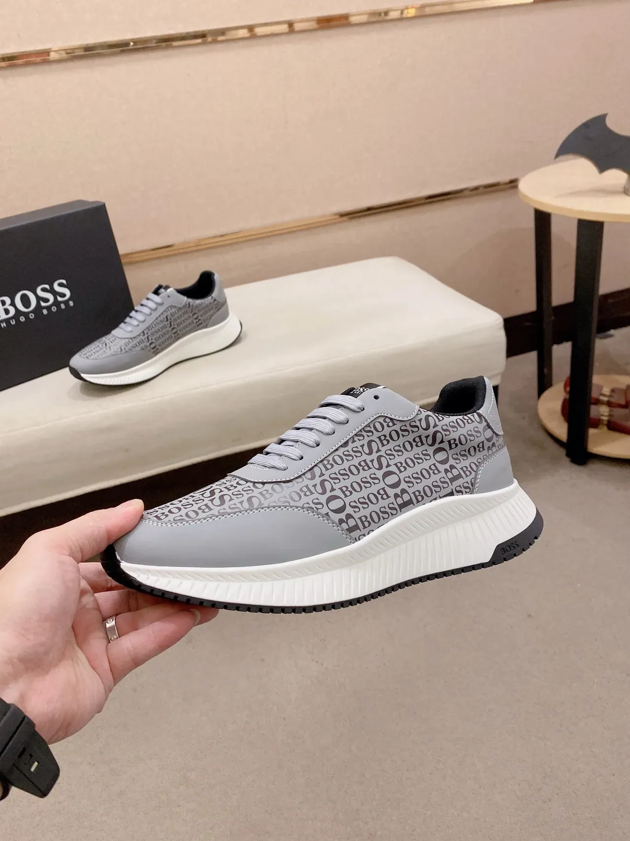 Hugo Boss মোনোগ্রাম-প্রিন্ট লো-টপ লাইফস্টাইল স্নিকার 3