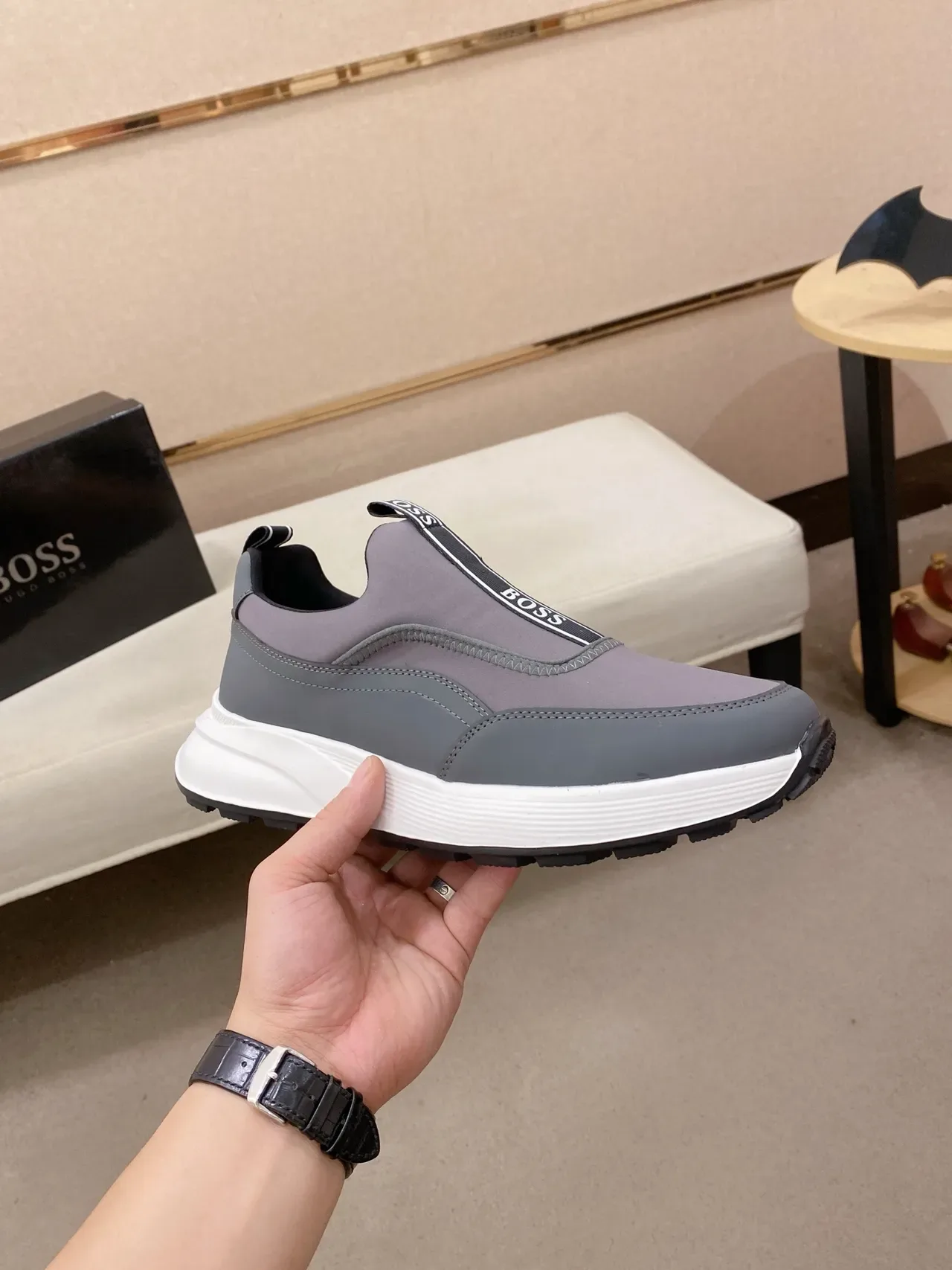 Hugo Boss Speed Trainer 灰色和白色生活方式运动鞋 5