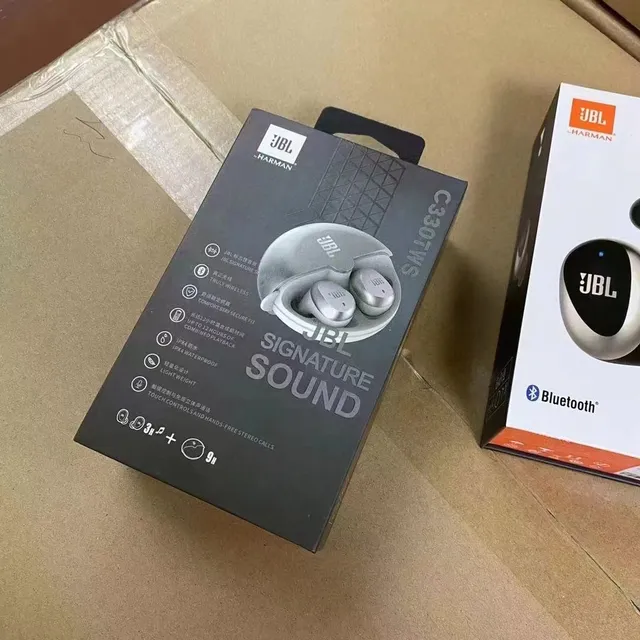 JBL C330TWS 银黑双色金属质感圆形充电盒 TWS 耳机 4
