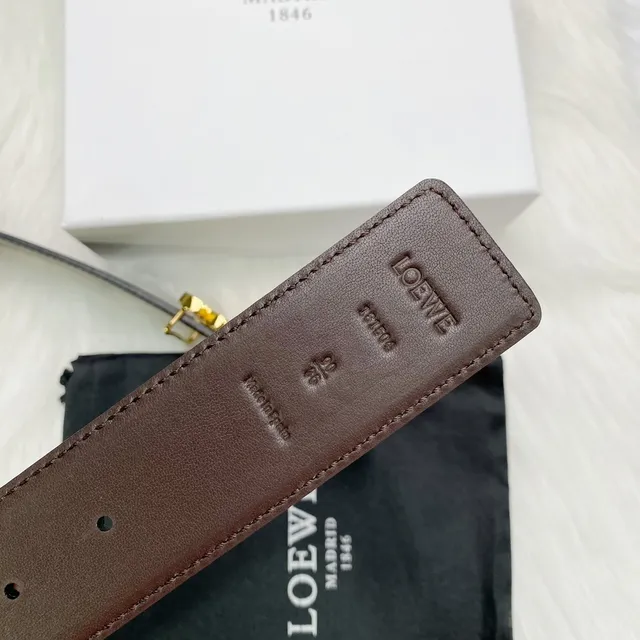 Loewe Anagram 黑色金色 光滑扣头 皮革皮带 6