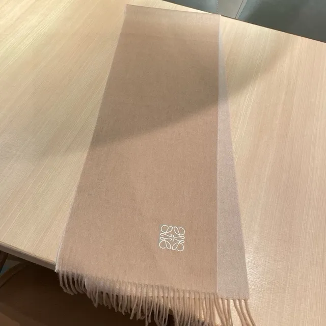 Loewe Anagram এমব্রয়ডারি বেইজ ক্যাশমির স্কার্ফ 2