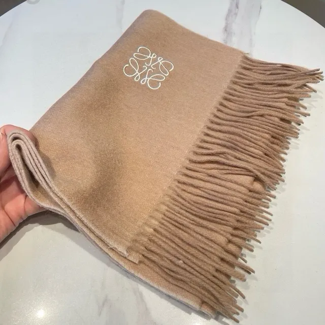 Loewe Anagram এমব্রয়ডারি বেইজ ক্যাশমির স্কার্ফ 7