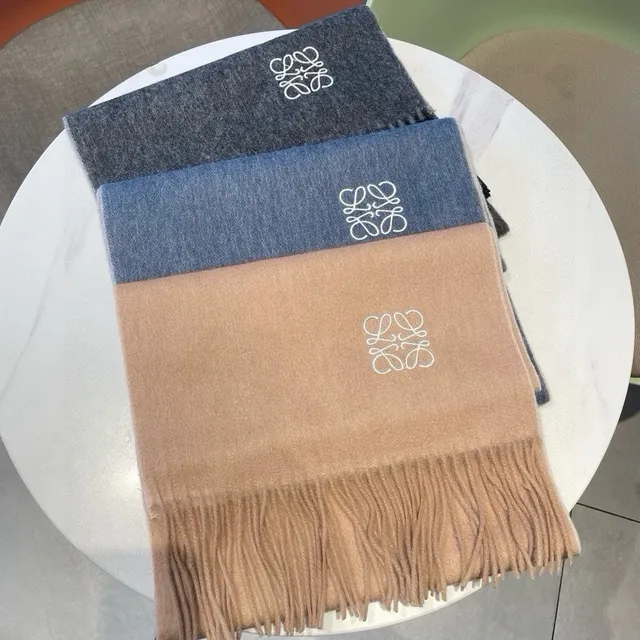 Loewe Anagram এমব্রয়ডারি বেইজ ক্যাশমির স্কার্ফ 9
