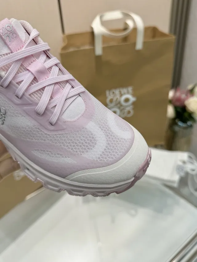 Loewe Flow Runner 2.0 গোলাপী মেশ চাঙ্কি স্নিকার 3