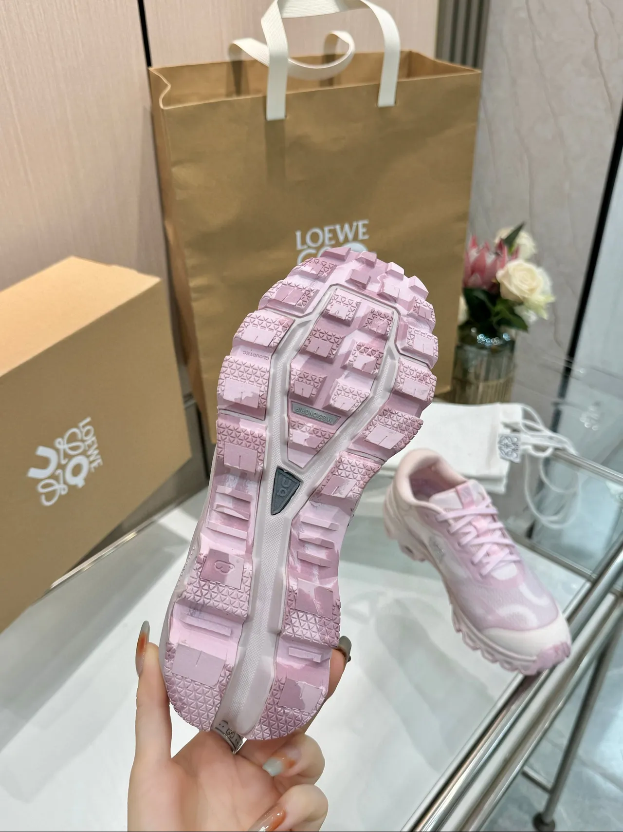 Loewe Flow Runner 2.0 গোলাপী মেশ চাঙ্কি স্নিকার 4