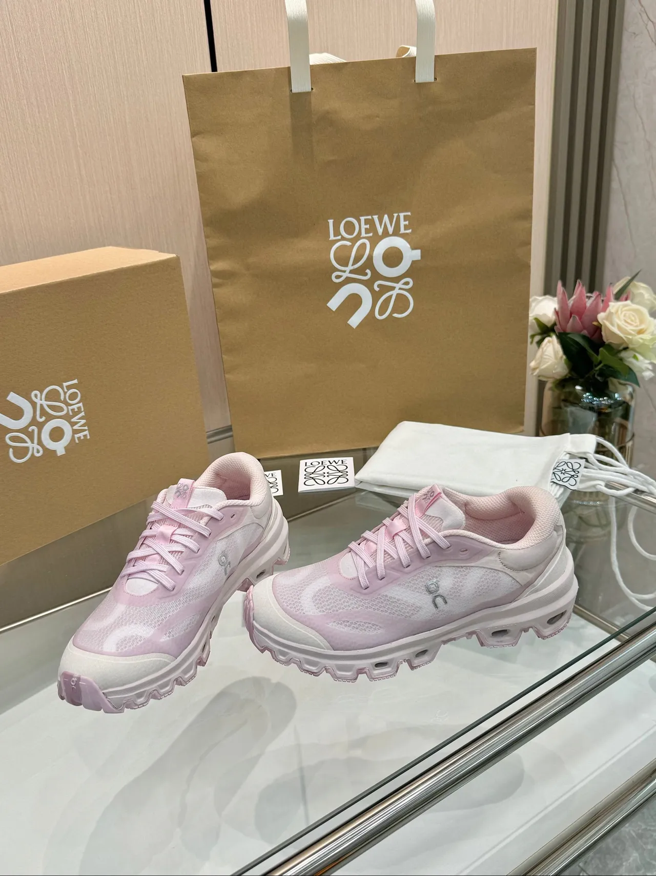 Loewe Flow Runner 2.0 গোলাপী মেশ চাঙ্কি স্নিকার 8