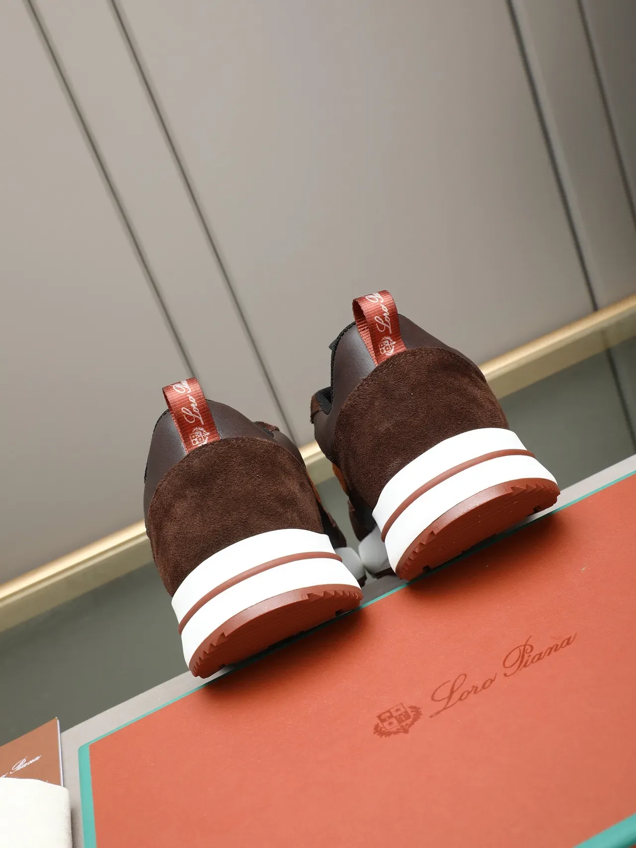 Loro Piana Sneakers Marron Beige avec panneaux de tricot et daim en matière mixte 3