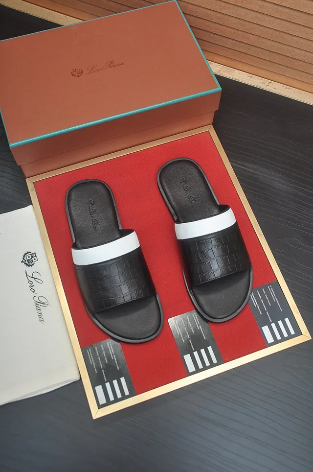 Loro Piana Zapatilla Croc-Embossed Negro y Blanco 4