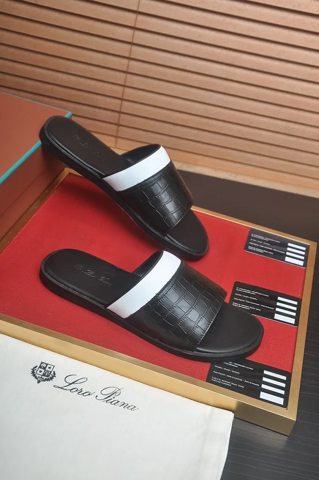 Loro Piana Zapatilla Croc-Embossed Negro y Blanco 7