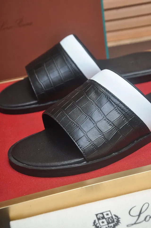 Loro Piana Zapatilla Croc-Embossed Negro y Blanco 9