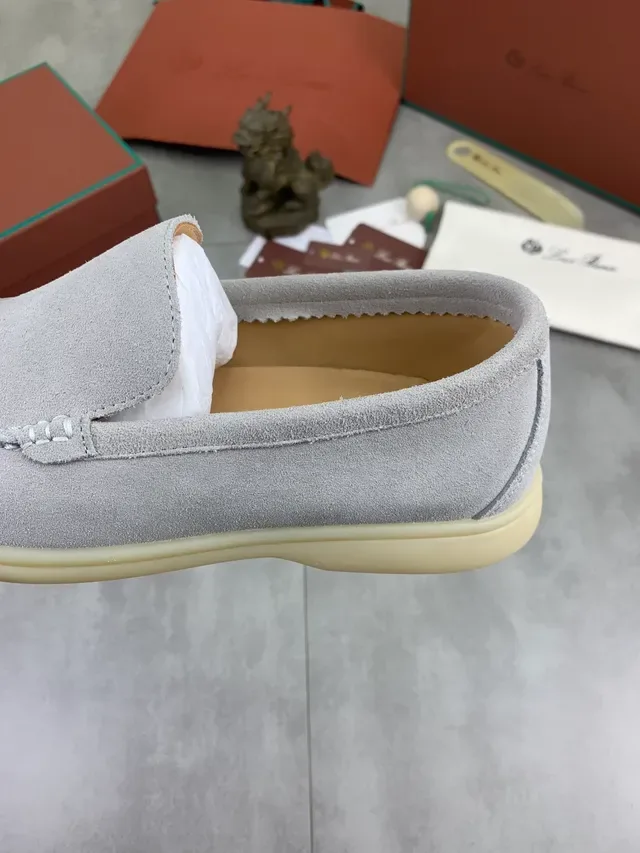 Loro Piana Tennis Walk مكاسين سويد رمادي فاتح 3