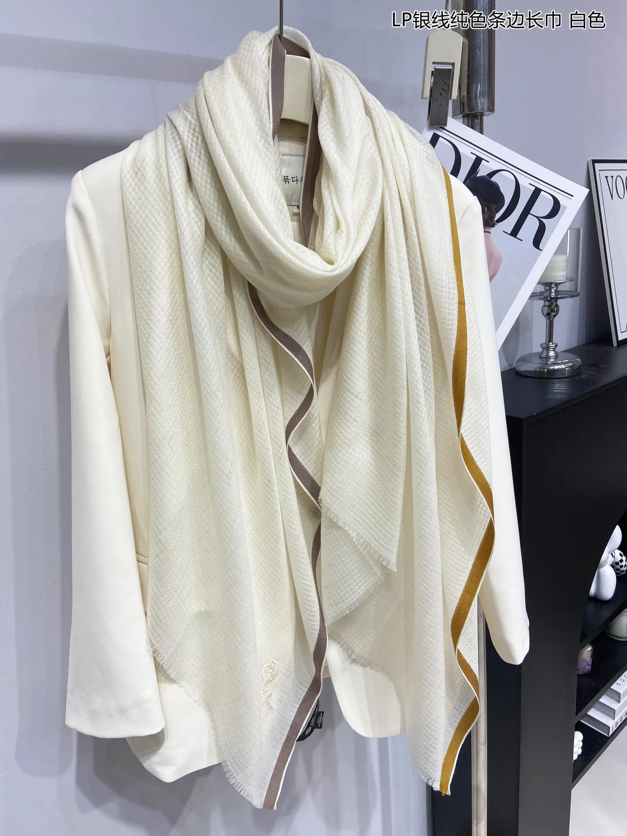 Loro Piana 白棕 编织 刺绣 标志 羊绒 围巾 6