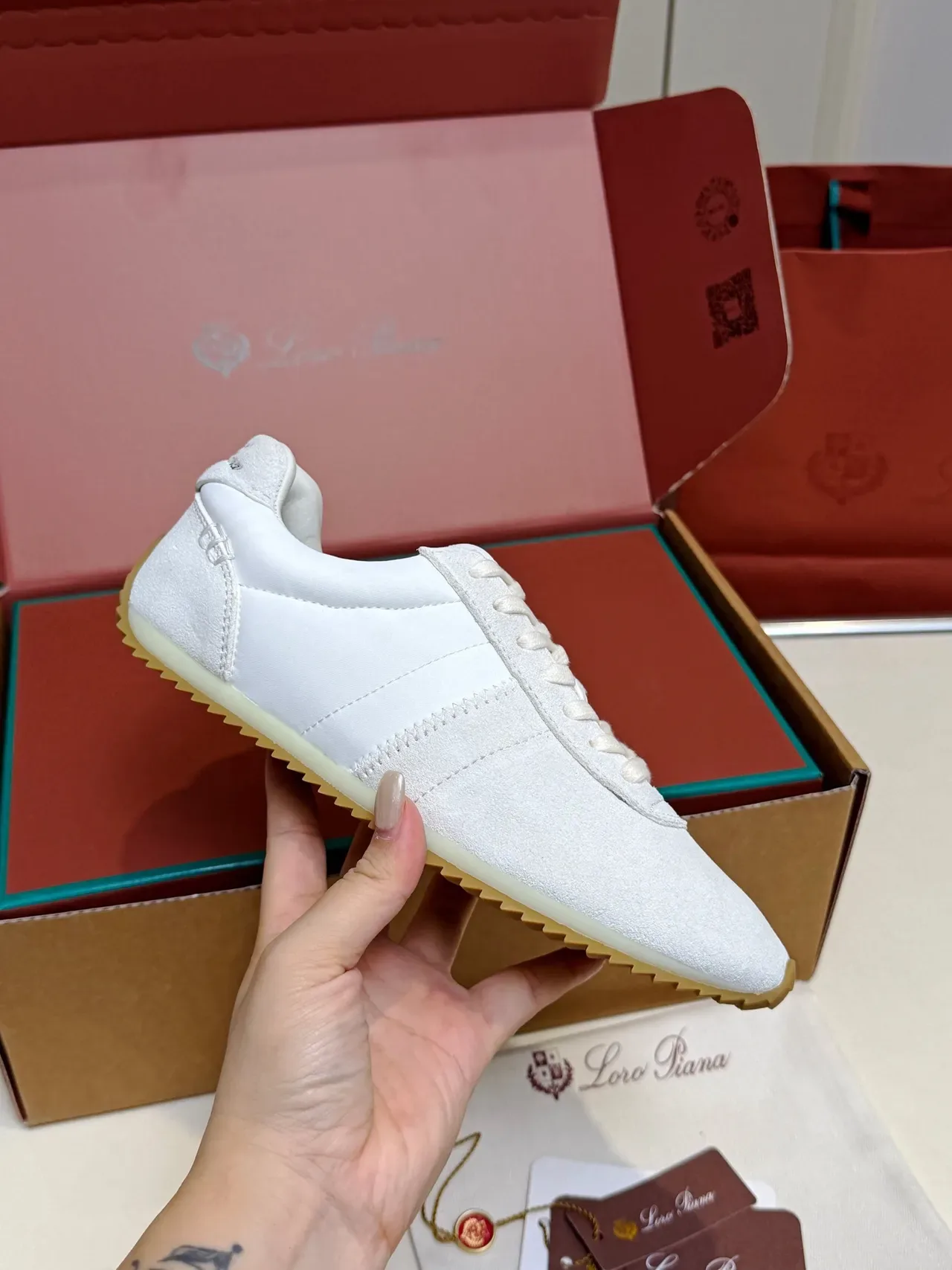 Loro Piana Daim Blanc Low-Top Lifestyle Baskets 4