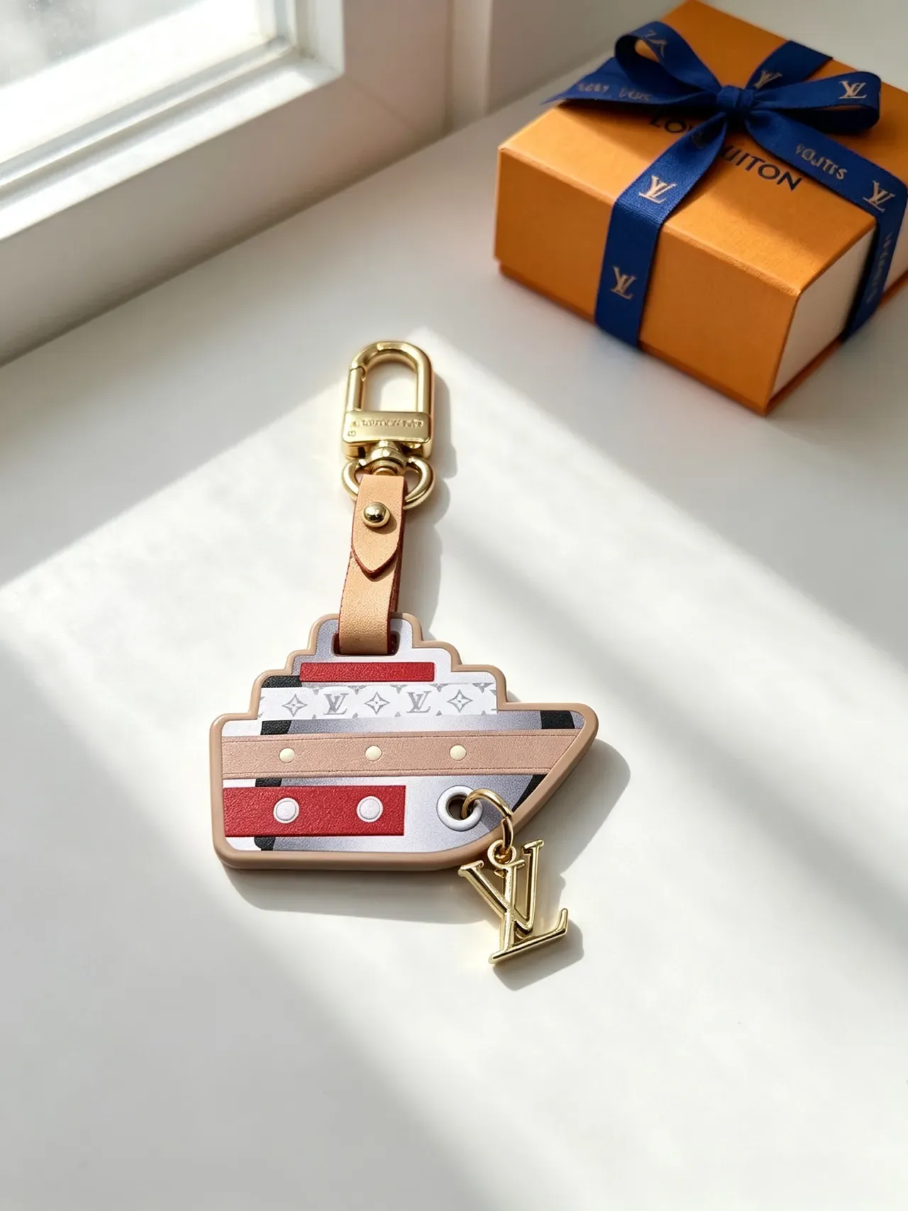 Louis Vuitton Beige Red Ship-Shaped Multi-Panel Phone Case 3
