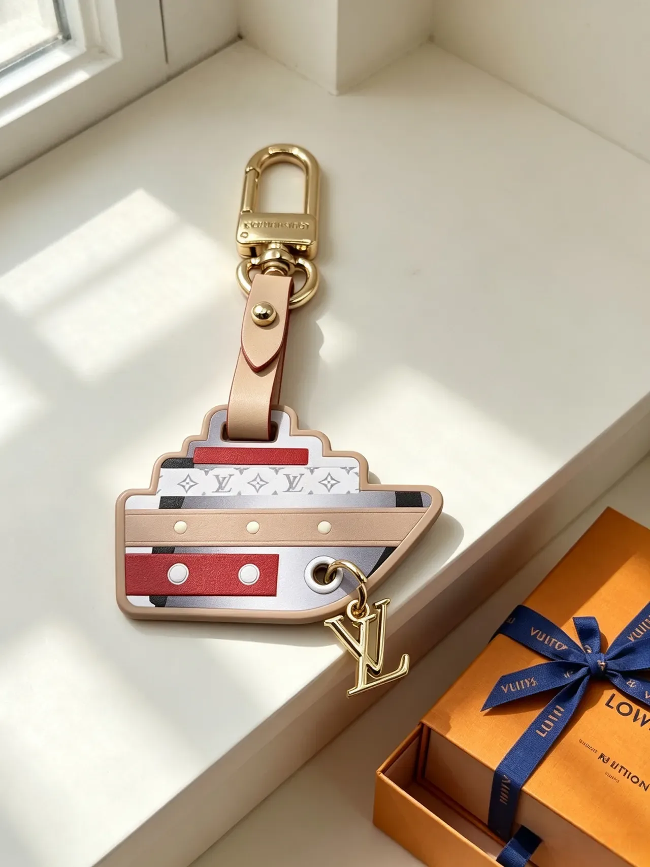 Louis Vuitton Beige Red Ship-Shaped Multi-Panel Phone Case 5