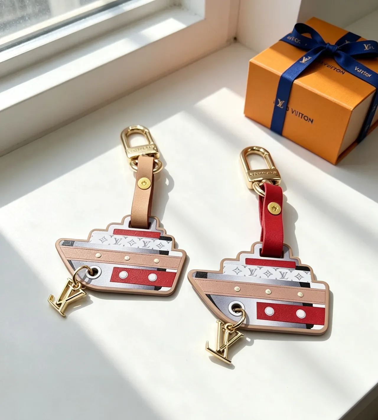 Louis Vuitton Beige Red Ship-Shaped Multi-Panel Phone Case 7