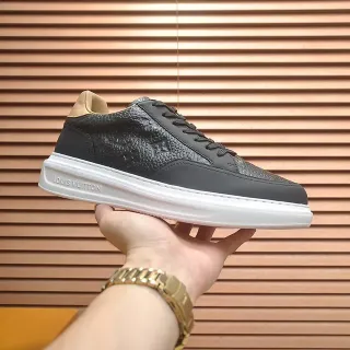 Louis Vuitton Zapatillas Lifestyle Negro y Beige de Cuero Texturizado