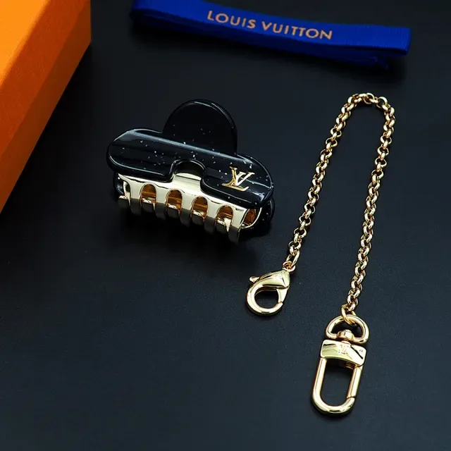 Louis Vuitton Joaillerie Résine et Métal Noir et Or Forme de Nuage 2