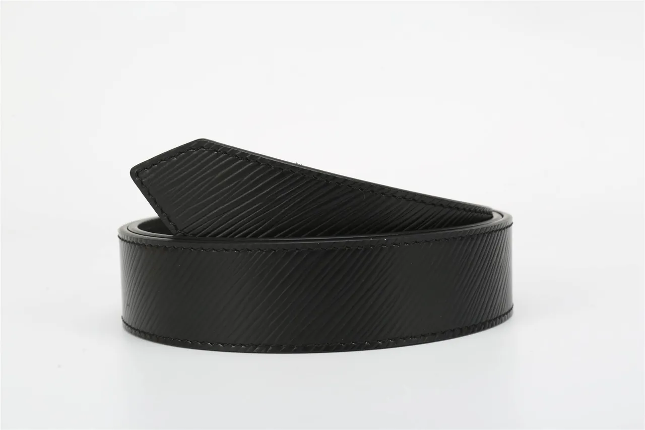 Louis Vuitton Black Gold Diagonal Epi-Grain Two-Tone LV Monogram Buckle Leather Belt 4