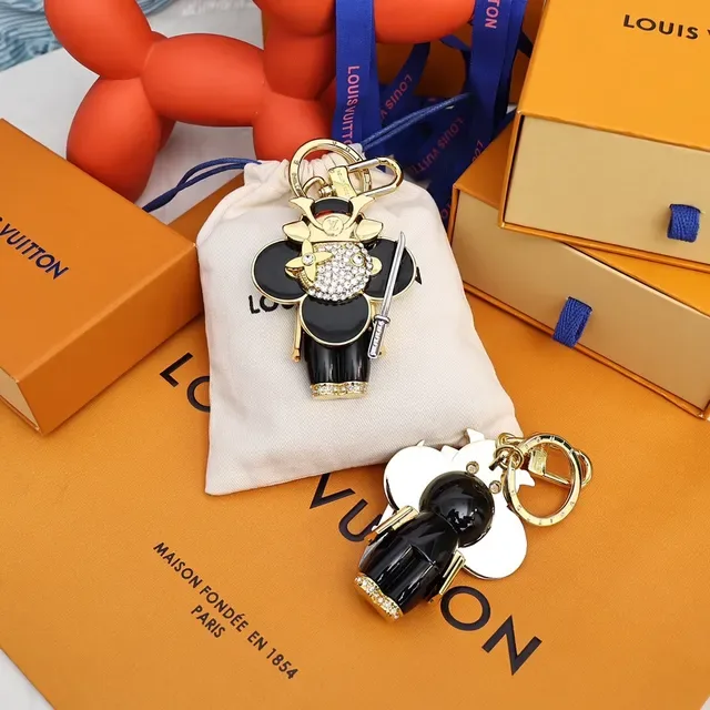 Louis Vuitton কালো সোনা এনামেল ফ্লোরাল চার্ম মেটাল ক্রসবডি ব্যাগ 4