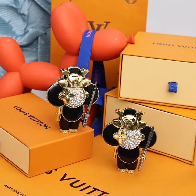 Louis Vuitton কালো সোনা এনামেল ফ্লোরাল চার্ম মেটাল ক্রসবডি ব্যাগ 6