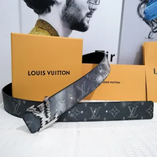 Louis Vuitton 黑灰色 Monogram-Coated Pixelated Metallic Buckle 皮革腰带