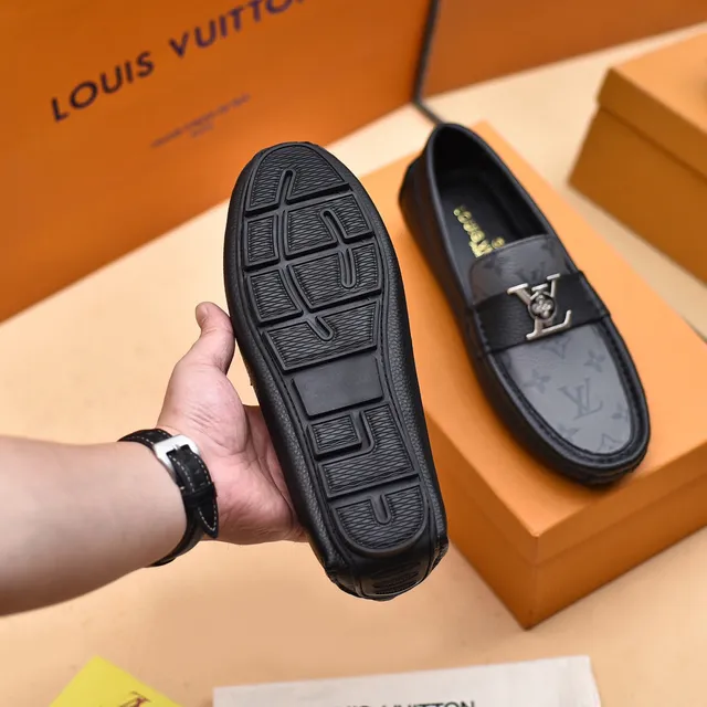Louis Vuitton Mocassim de Couro Preto e Cinza Monogramado Fivela de Metal LV Cinta Loafer 4