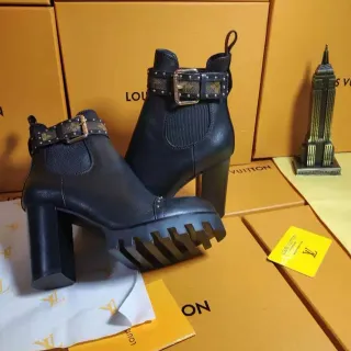 Louis Vuitton काला मोनोग्राम बकल स्ट्रैप चंकी लुग सोल एंकल बूट्स