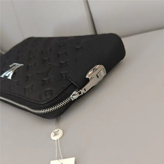 Louis Vuitton 黑色银色压花花纹皮革 LV 标志 手提包 7