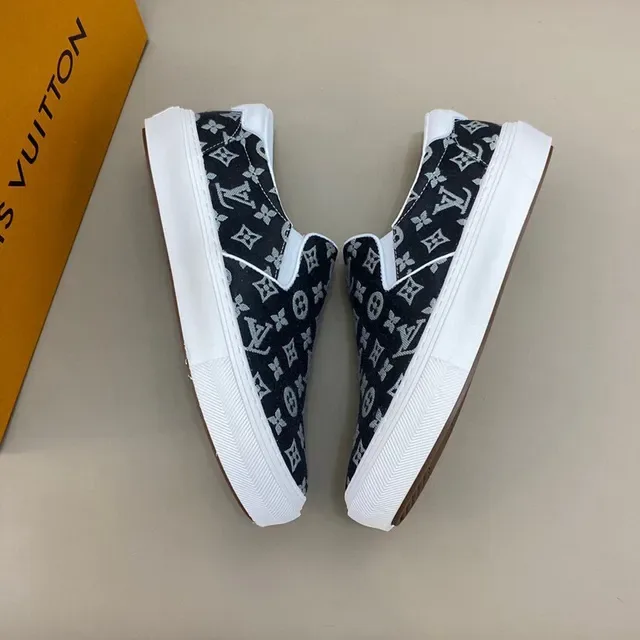 Louis Vuitton मोनोग्राम कैनवास ब्लैक एंड व्हाइट स्लिप-ऑन स्निकर्स 7