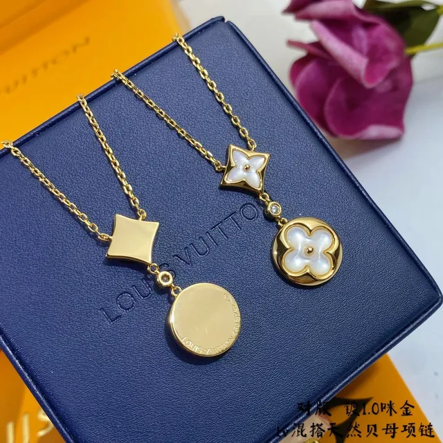 Louis Vuitton Colar Floral Mãe de Pérola 4